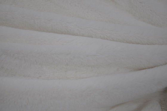 Onde entretenue 100% du polyester 150cm de tissu de fourrure de lapin de Faux ou réglable