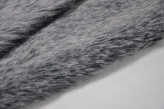 long tissu solide gris de fourrure de cheveux, la combinaison parfaite de l'élégance et du style moderne