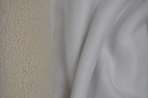 le polyester 380gsm 100% métallisé tricotent le tissu