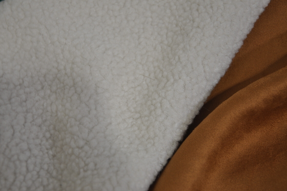 le suède solide solide 100p de Sherpa de la fourrure 470gsm a collé le tissu d'ouatine