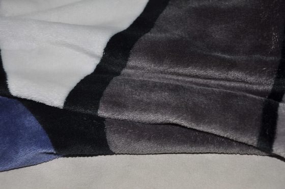 Onde entretenue 100% du polyester 150cm ou tissu réglable 180gsm d'ouatine de flanelle