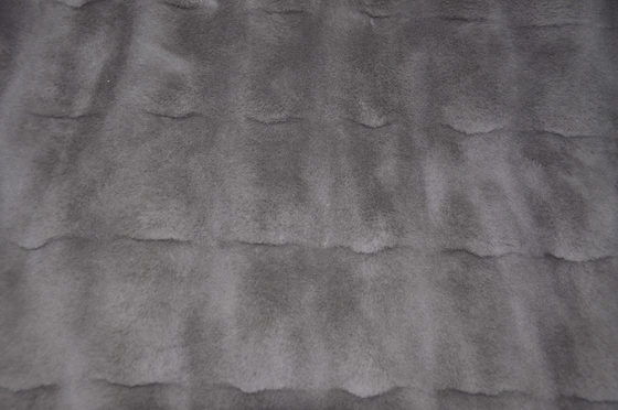 Onde entretenue 100% du polyester 150cm de tissu de fourrure de lapin de Faux ou réglable