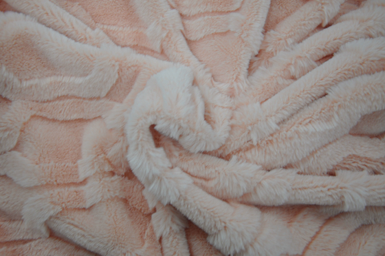 Onde entretenue 100% du polyester 150cm de tissu de fourrure de lapin de Faux ou réglable