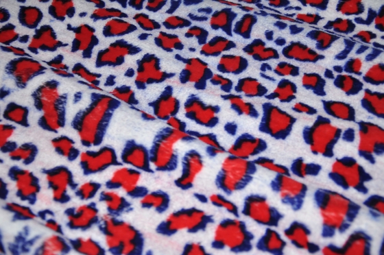 Onde entretenue 100% du polyester 150cm de tissu de fourrure de lapin de Faux ou réglable