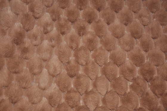 Onde entretenue 100% du polyester 150cm de tissu de fourrure de lapin de Faux ou réglable