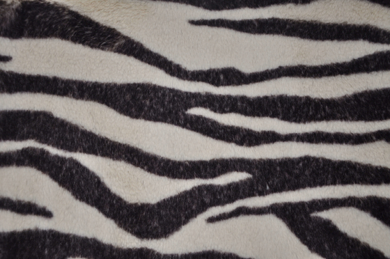 Onde entretenue 100% du polyester 150cm de fourrure de lapin d'imitation ou réglable imprimée