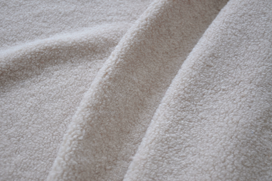 Poly réutilisés et la laine déforment le tissu tricoté : la largeur de 150cm, 20-30 jours le délai d'exécution