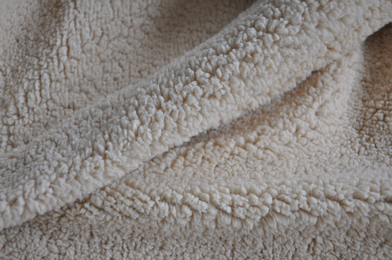 Tissu confortable de velours de coton : qui respecte les peaux et doux, chaud et consolidation