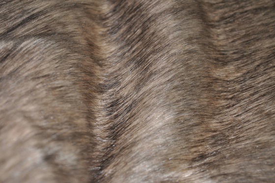Le long Faux de Fox du tissu 150cm de fourrure de cheveux de Brown, qualité a garanti, t'apporte l'expérience de luxe finale