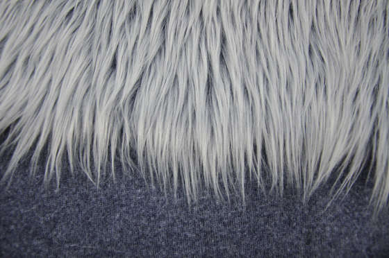 Tissu mongol de fourrure de Faux ajoutant un petit peu de luxe à votre décor à la maison