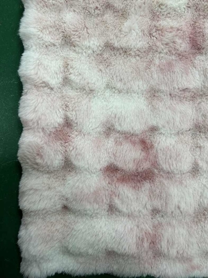 Imiter les cheveux de lapin en rose et blanc