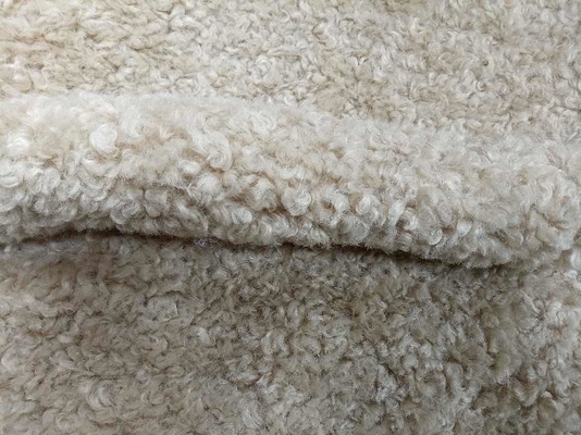 Faux Sherpa Tissu tricoté de 150 cm recyclé pour vêtements et jouets