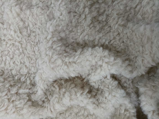 En tricot, en peluche douce, 380 grammes, 100% P