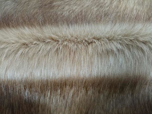 La teinture des cheveux longs pointues est le premier choix pour fabriquer des colliers en fourrure