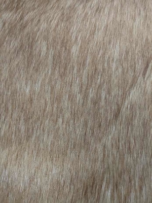 La teinture des cheveux longs pointues est le premier choix pour fabriquer des colliers en fourrure